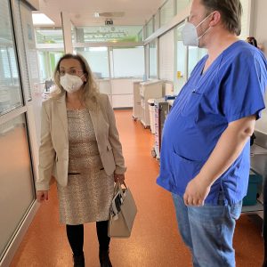 Mit Chefarzt Markus Pingel auf der Intensivstation.